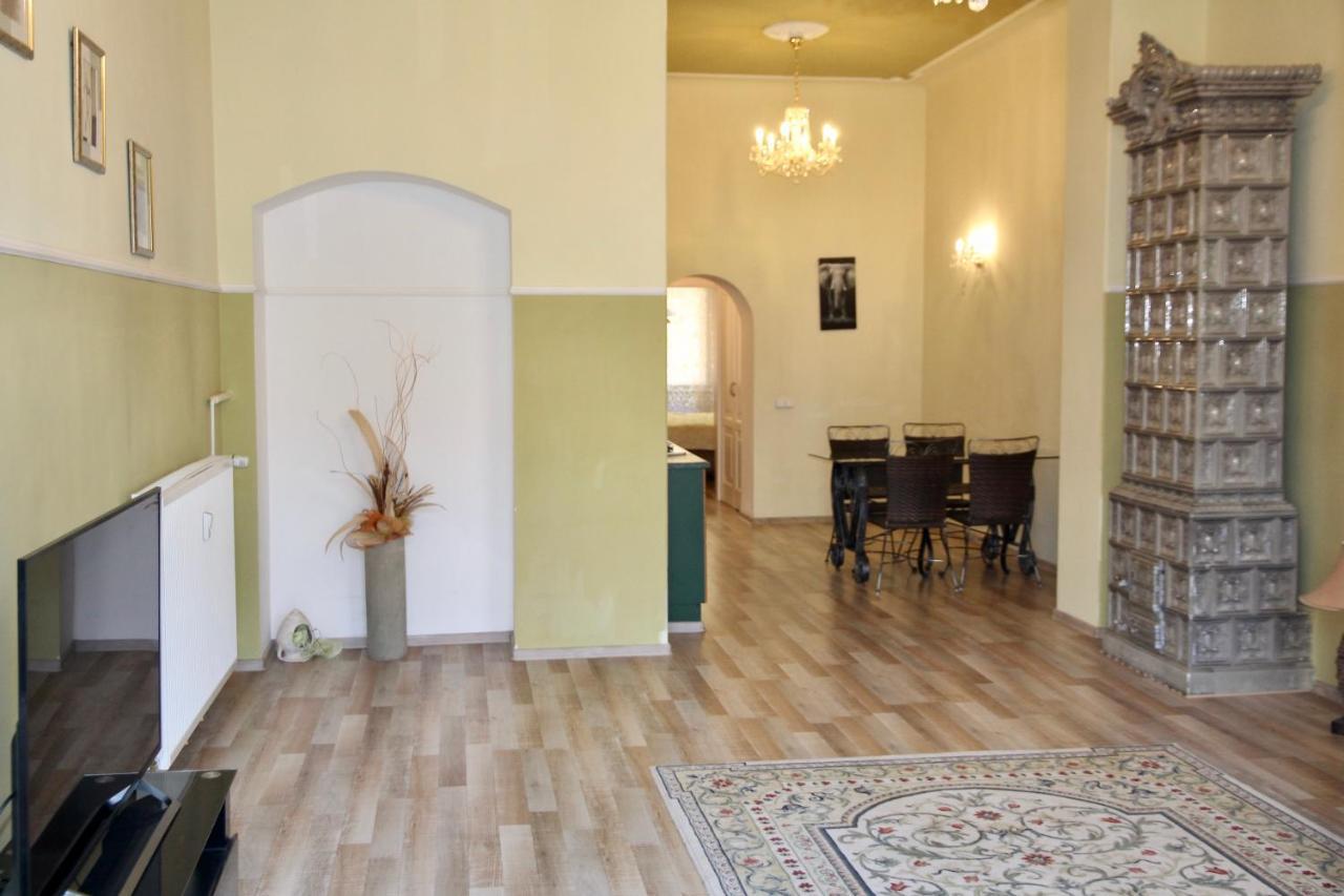 Apartman Sylva Na Stare Louce 42 Karlovy Vary Exterior foto